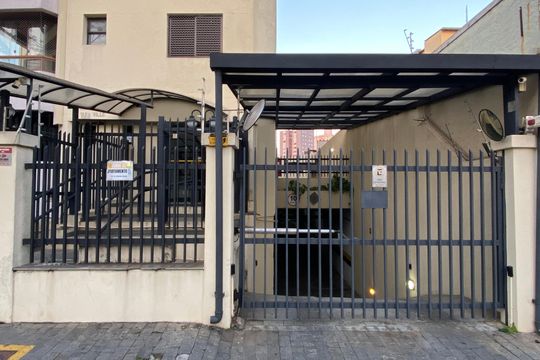 Fachada e portaria de apartamento à venda com 3 quartos, 84m² em Vila Yara, Osasco