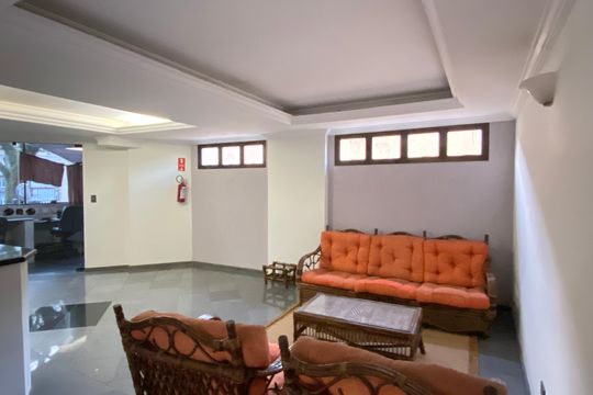 Hall de entrada de apartamento à venda com 3 quartos, 84m² em Vila Yara, Osasco