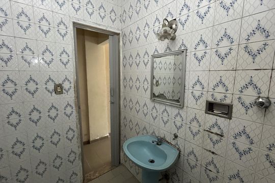 Banheiro de kitnet/studio para alugar com 1 quarto, 38m² em Cascadura, Rio de Janeiro