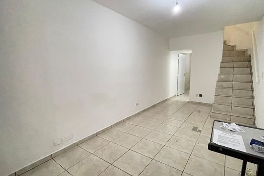 Sala de casa à venda com 2 quartos, 90m² em Jardim Bonfiglioli, São Paulo