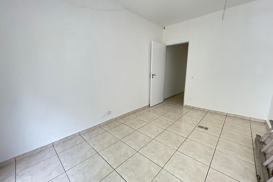 Quarto 2 de casa à venda com 2 quartos, 90m² em Jardim Bonfiglioli, São Paulo