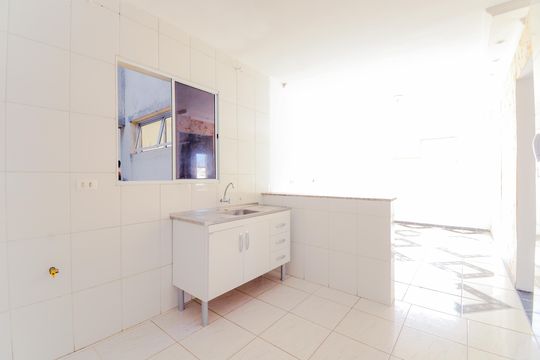 Cozinha de apartamento à venda com 2 quartos, 52m² em Jardim Dourado, Guarulhos
