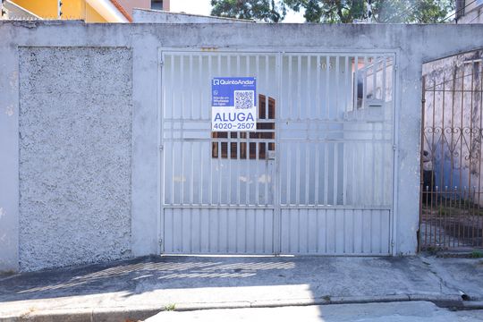 Fachada de casa para alugar com 2 quartos, 60m² em Vila Verde, São Paulo