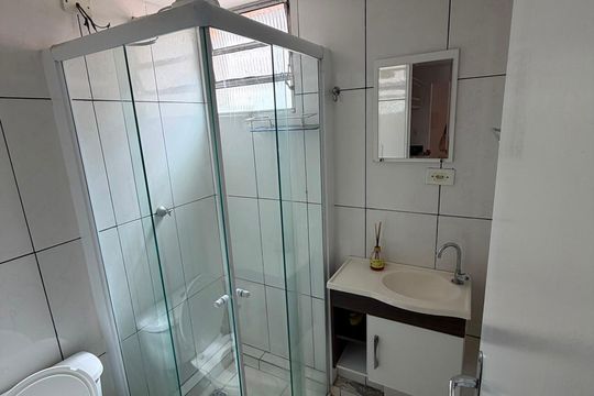 Banheiro de apartamento para alugar com 2 quartos, 44m² em Jardim Nova Cidade, Guarulhos