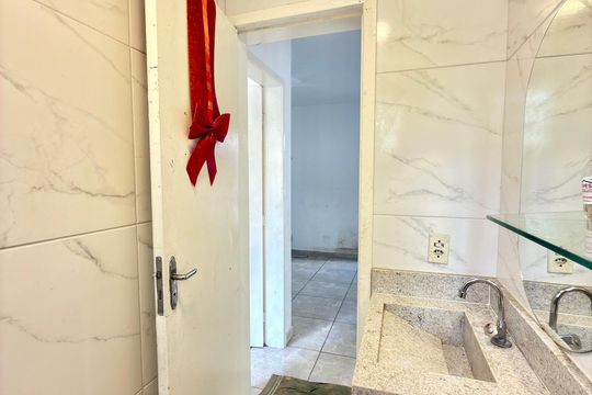 Banheiro Social de apartamento para alugar com 2 quartos, 55m² em Industrial São Luiz, Contagem