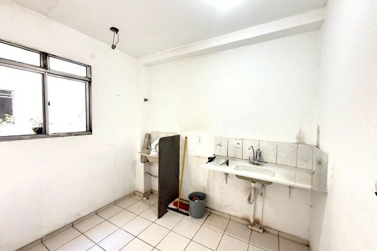 Cozinha e Área de Serviço de apartamento para alugar com 2 quartos, 55m² em Industrial São Luiz, Contagem