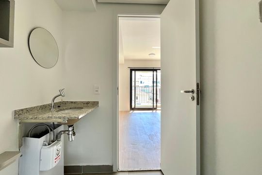 Banheiro de apartamento para alugar com 1 quarto, 28m² em Vila Clementino, São Paulo