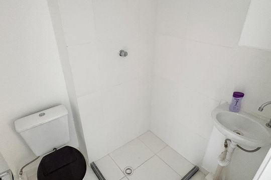 Banheiro de apartamento para alugar com 1 quarto, 29m² em Chácara Inglesa, São Paulo