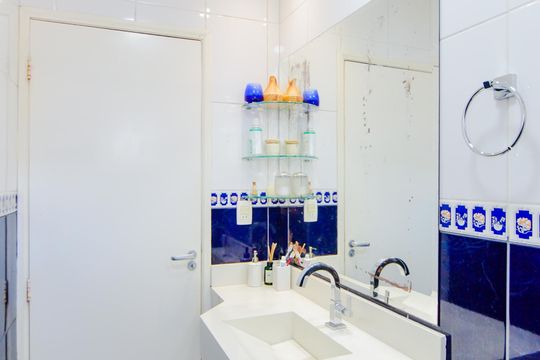 Banheiro da Suíte de casa à venda com 3 quartos, 178m² em Centro, Guarulhos