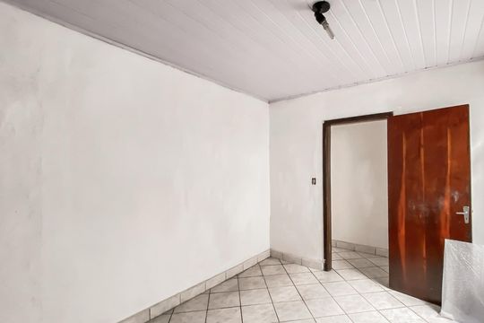 Quarto 2 de casa à venda com 2 quartos, 200m² em Vila Uniao (zona Leste), São Paulo
