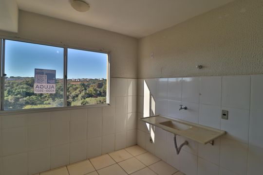 Cozinha de apartamento para alugar com 1 quarto, 33m² em Jardim Patricia, Uberlândia