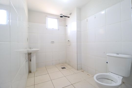 Banheiro de apartamento para alugar com 1 quarto, 33m² em Jardim Patricia, Uberlândia