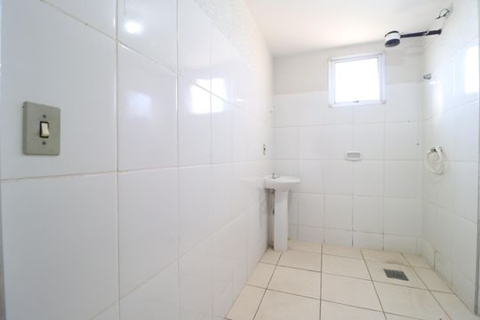 Banheiro de apartamento para alugar com 1 quarto, 33m² em Jardim Patricia, Uberlândia