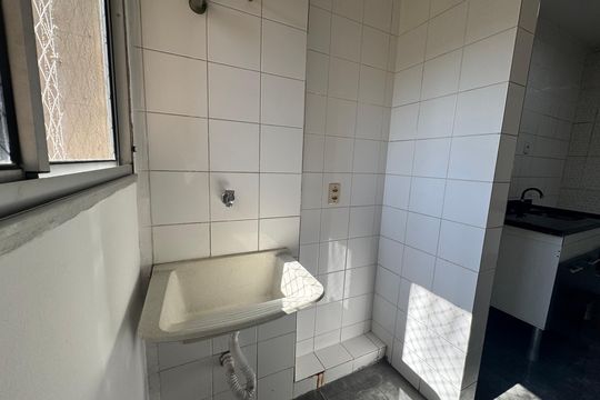 Área de Serviço de apartamento para alugar com 2 quartos, 50m² em Conceicao, Osasco