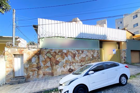 Fachada de casa à venda com 6 quartos, 360m² em Salgado Filho, Belo Horizonte