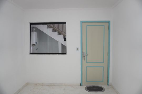 Casa para alugar com 1 quarto, 50m² em Vila Carmosina, São Paulo
