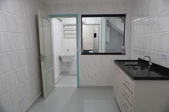 Casa para alugar com 1 quarto, 50m² em Vila Carmosina, São Paulo
