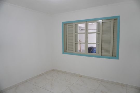 Casa para alugar com 1 quarto, 50m² em Vila Carmosina, São Paulo