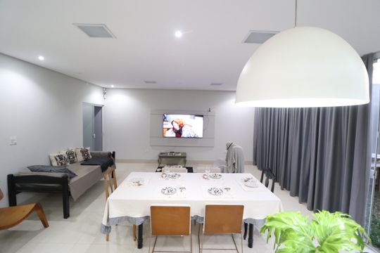 Casa para alugar com 3 quartos, 311m² em Shopping Park, Uberlândia