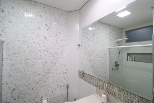 Banheiro Social de casa para alugar com 3 quartos, 311m² em Shopping Park, Uberlândia