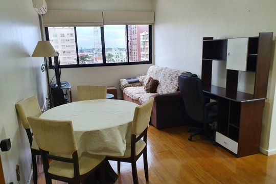 Sala de apartamento para alugar com 1 quarto, 60m² em Centro, Pelotas