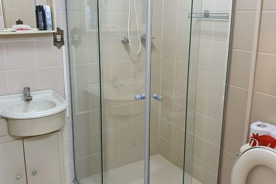Banheiro de apartamento para alugar com 1 quarto, 60m² em Centro, Pelotas