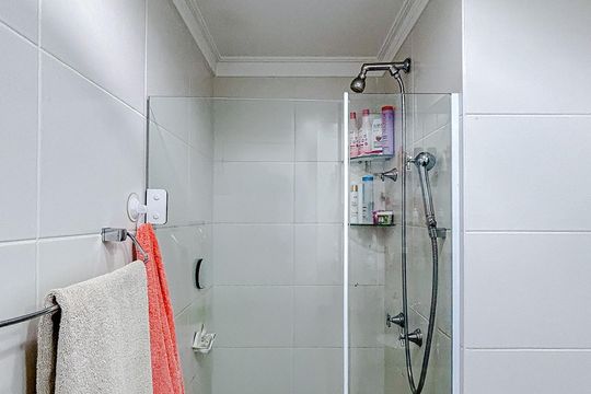 Banheiro de apartamento à venda com 3 quartos, 68m² em Chácara Seis de Outubro, São Paulo