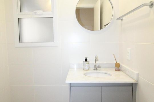 Banheiro de apartamento para alugar com 2 quartos, 56m² em Vila Industrial, São José dos Campos