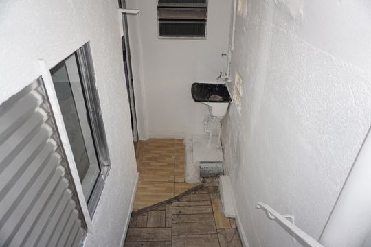 Área de serviço de casa para alugar com 1 quarto, 35m² em Jardim Irapiranga, Embu das Artes