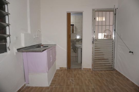 Casa para alugar com 1 quarto, 35m² em Jardim Irapiranga, Embu das Artes