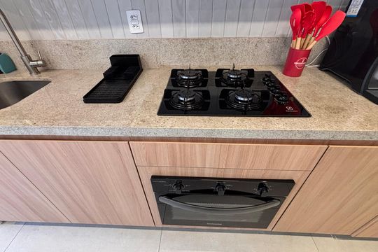 Cozinha de apartamento à venda com 2 quartos, 65m² em Itaim Bibi, São Paulo