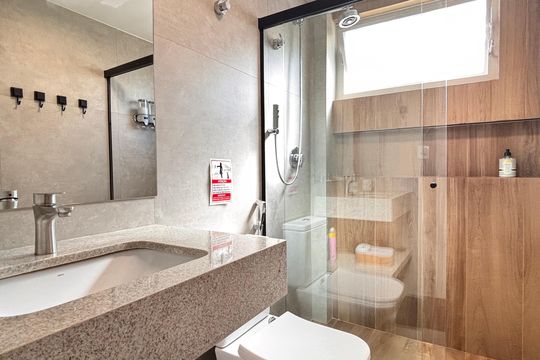 Banheiro de apartamento à venda com 2 quartos, 65m² em Itaim Bibi, São Paulo