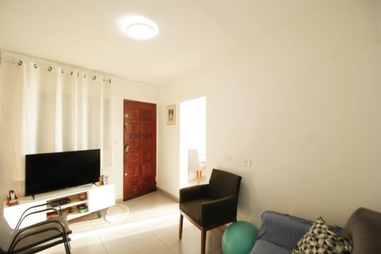 Casa para alugar com 2 quartos, 86m² em Vila Zat, São Paulo