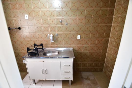 Cozinha de apartamento à venda com 1 quarto, 42m² em Vila Itapura, Campinas