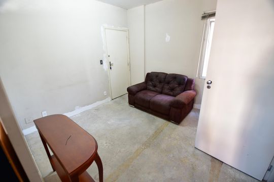 Sala de apartamento à venda com 1 quarto, 42m² em Vila Itapura, Campinas