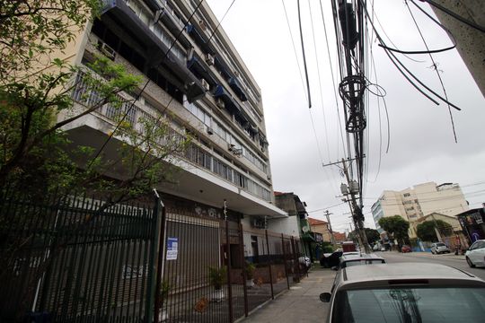 Fachada do Prédio de apartamento para alugar com 1 quarto, 47m² em Bonsucesso, Rio de Janeiro