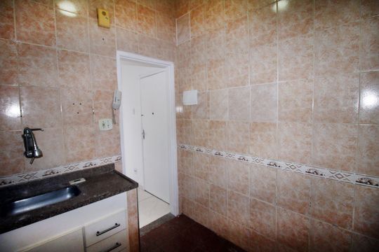 Cozinha de apartamento para alugar com 1 quarto, 47m² em Bonsucesso, Rio de Janeiro