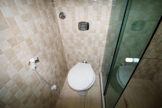 Banheiro de apartamento para alugar com 1 quarto, 47m² em Bonsucesso, Rio de Janeiro