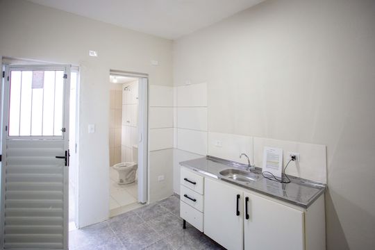 Cozinha de casa para alugar com 1 quarto, 22m² em Vila Sao Jose, Diadema