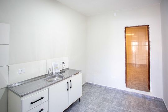Casa para alugar com 1 quarto, 22m² em Vila Sao Jose, Diadema
