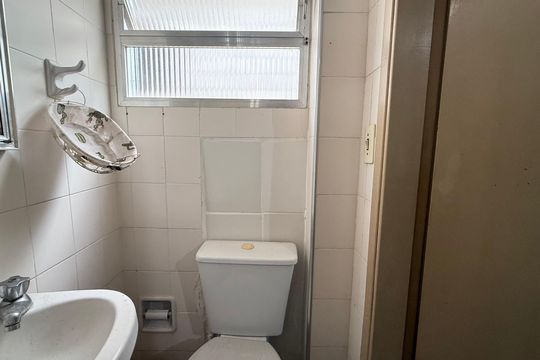 Banheiro Suíte de apartamento para alugar com 2 quartos, 70m² em Vila Alzira, Guarujá