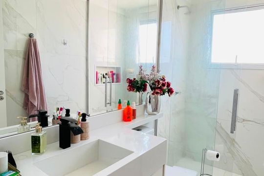 Banheiro de apartamento para alugar com 3 quartos, 91m² em Parque Esplanada do Embu, Embu das Artes