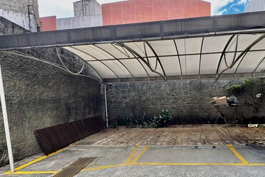 Garagem de apartamento à venda com 3 quartos, 135m² em Padre Eustáquio, Belo Horizonte