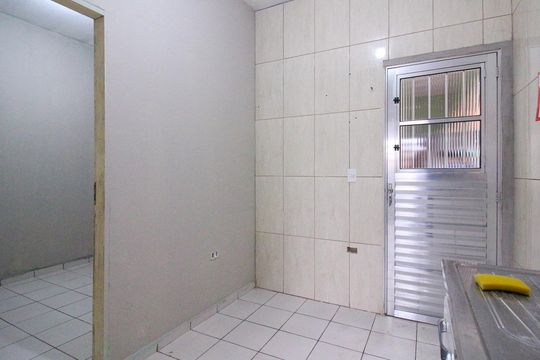 Cozinha de casa para alugar com 2 quartos, 40m² em Fazenda da Juta, São Paulo