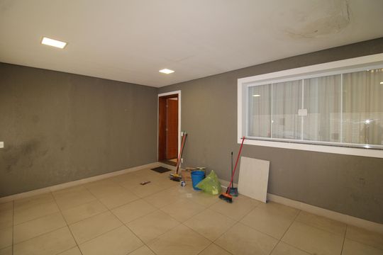 Garagem de casa à venda com 2 quartos, 256m² em Santana, São Paulo
