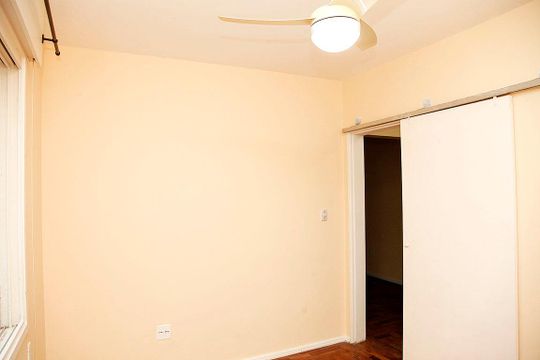 Quarto de apartamento à venda com 1 quarto, 44m² em Mont’serrat, Porto Alegre