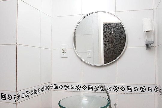 Banheiro de apartamento à venda com 1 quarto, 44m² em Mont’serrat, Porto Alegre