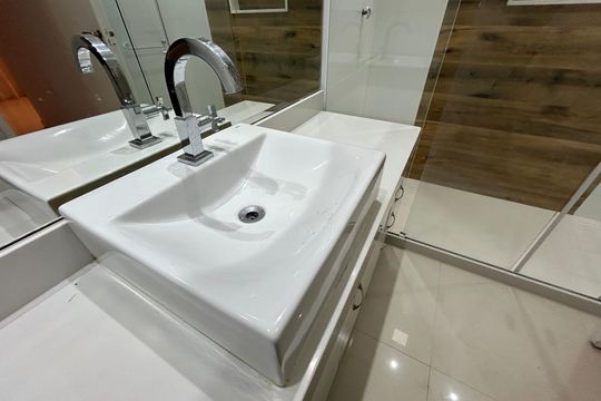 Banheiro da Suíte de casa para alugar com 3 quartos, 50m² em Vila Valqueire, Rio de Janeiro