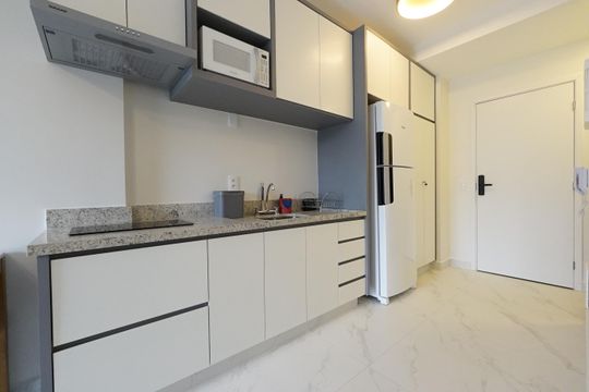 Cozinha de kitnet/studio para alugar com 1 quarto, 28m² em Jardim Aurelia, São Paulo