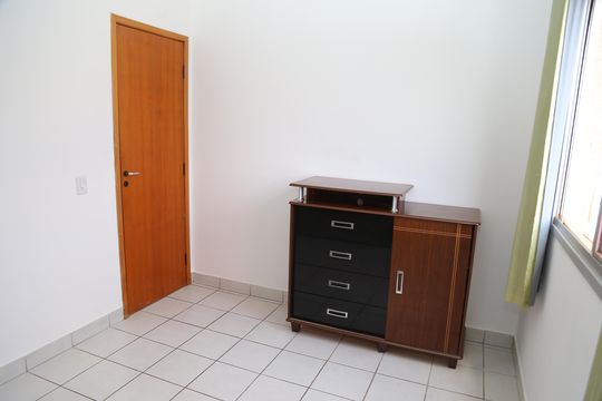 Quarto 2 de apartamento para alugar com 2 quartos, 50m² em Goiá, Goiânia